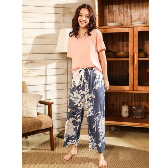 Pastel Grey & Pink Floral Pajama Set 2 Piece - Picture 5 of 7